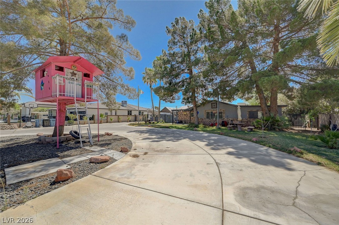 1555 Bledsoe Lane