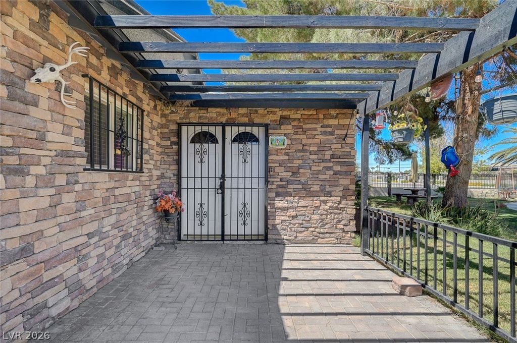 Photo of 1555 Bledsoe Lane, Las Vegas, NV 89110 (MLS # 2783291)