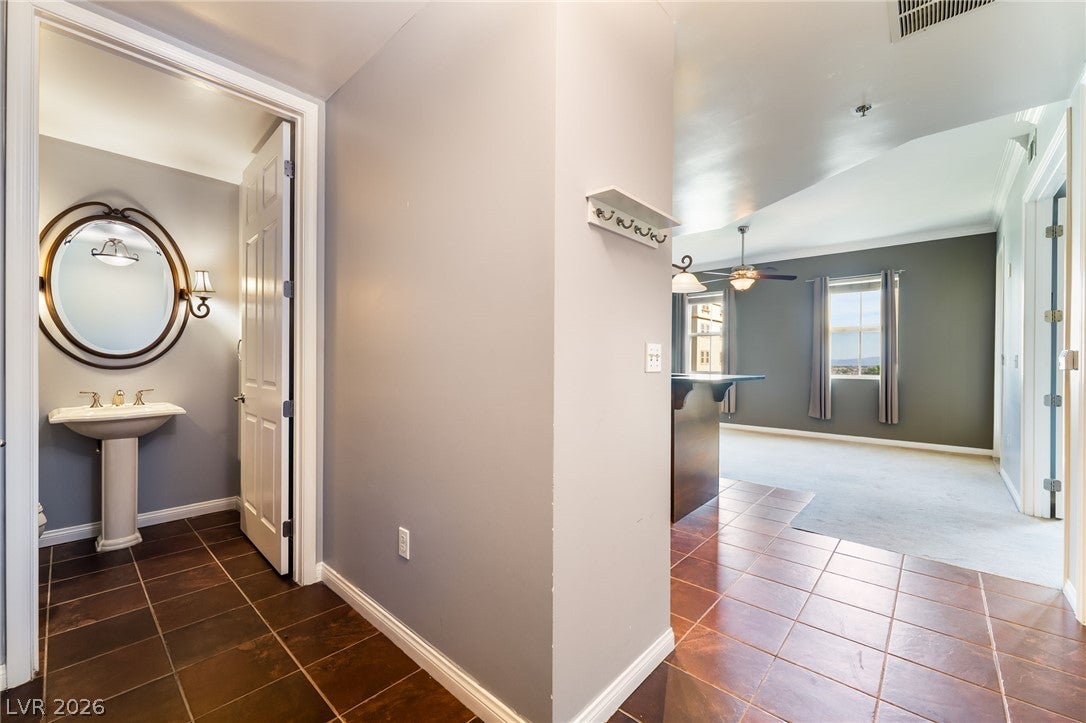 2455 W Serene Avenue 718