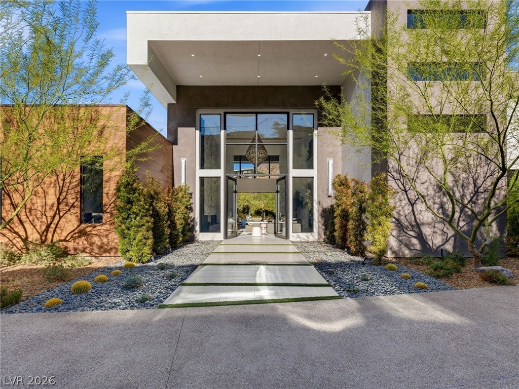 1 Sanctuary Peak Court