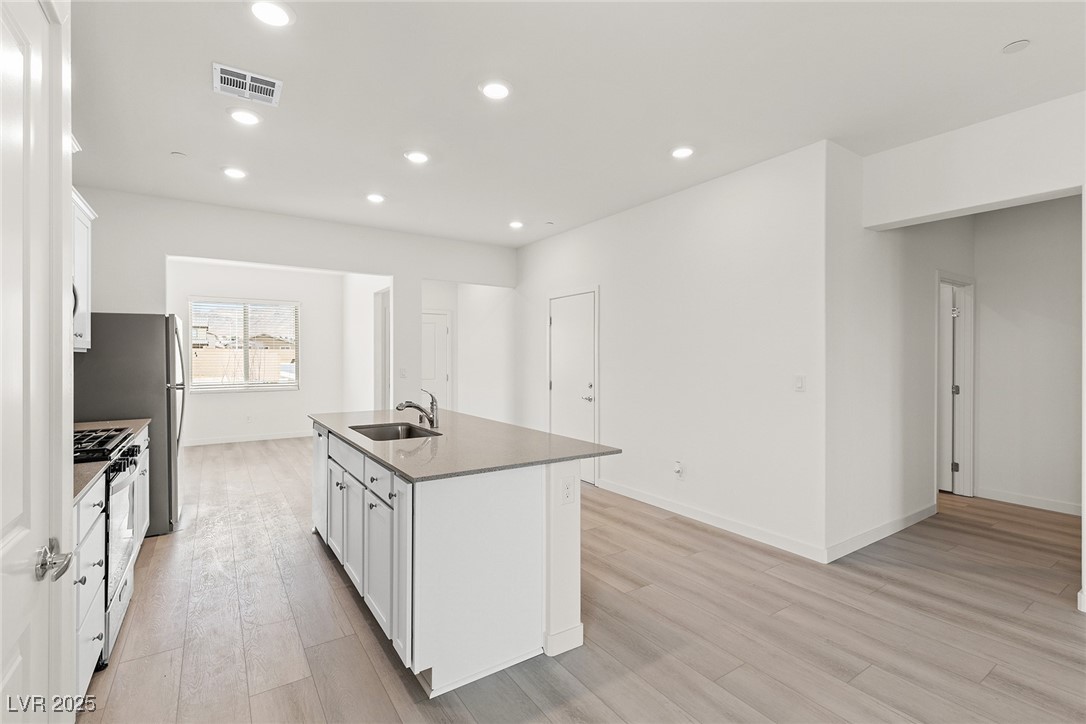 2746 Avril Point Street