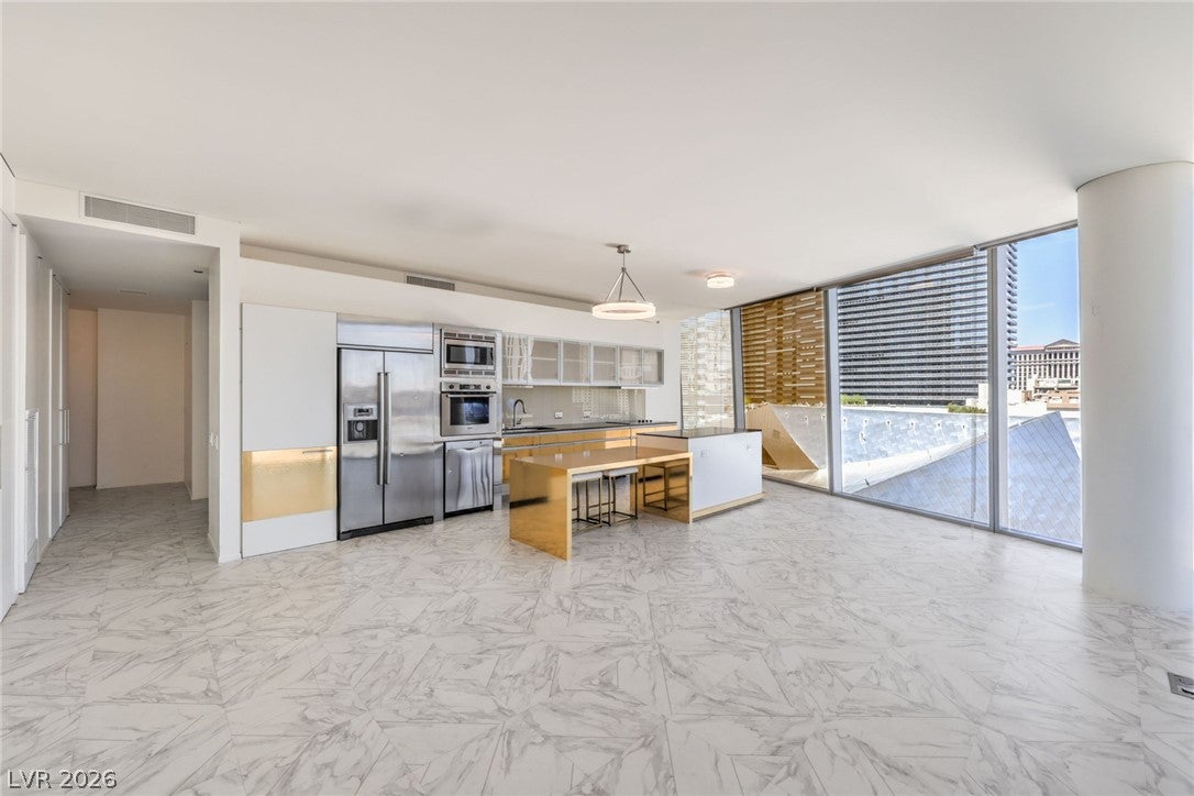 3726 Las Vegas Boulevard 811