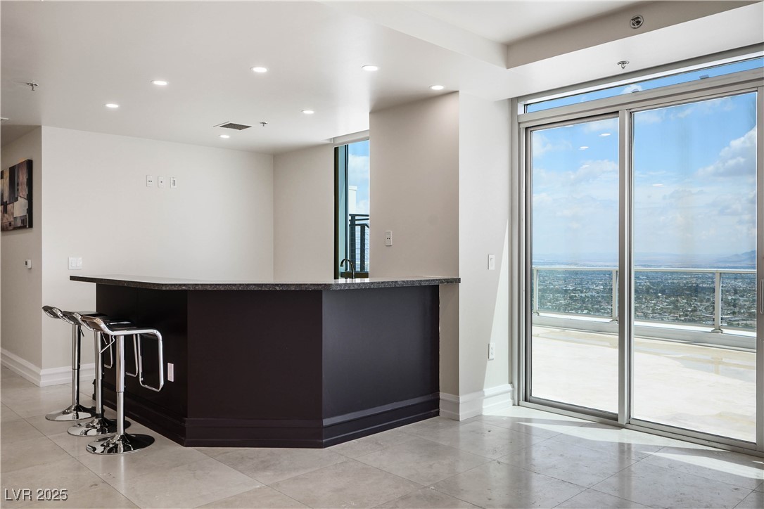Las Vegas, Nevada 89109, United States, 4 Bedrooms Bedrooms, ,4 BathroomsBathrooms,Residential,Active,129722