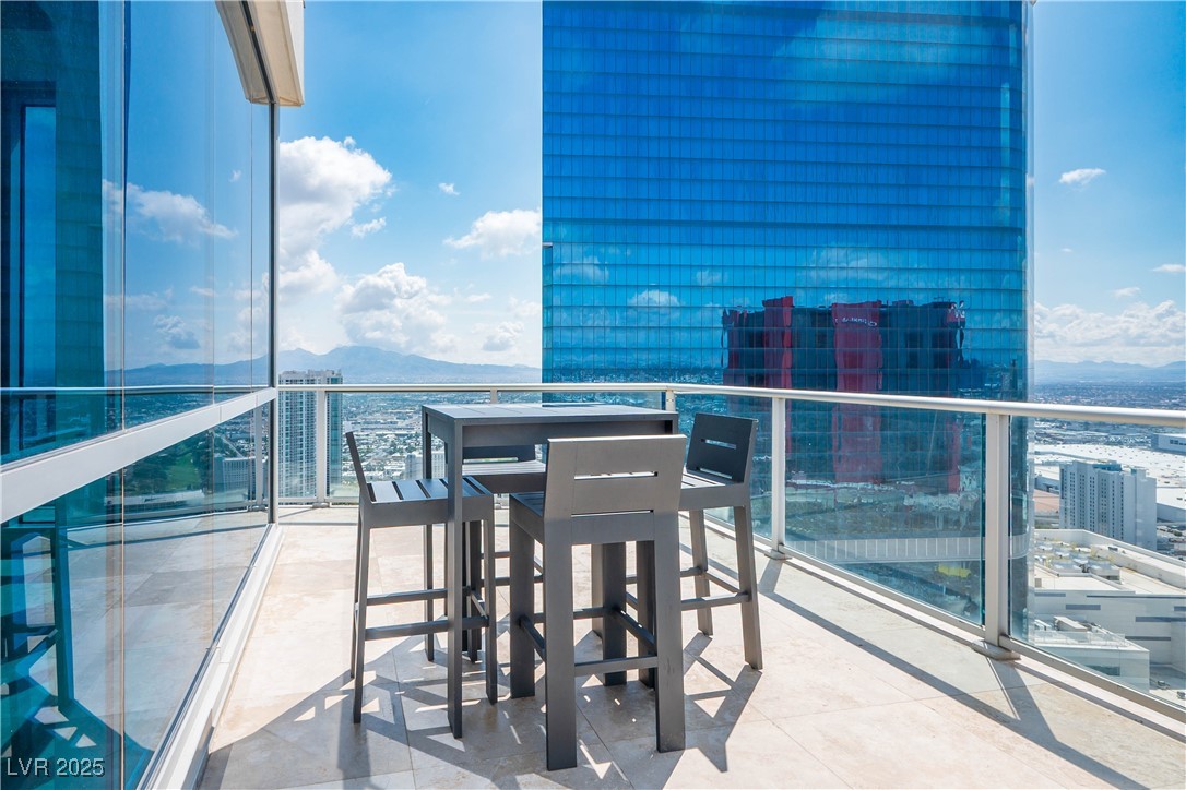 Las Vegas, Nevada 89109, United States, 4 Bedrooms Bedrooms, ,4 BathroomsBathrooms,Residential,Active,129722