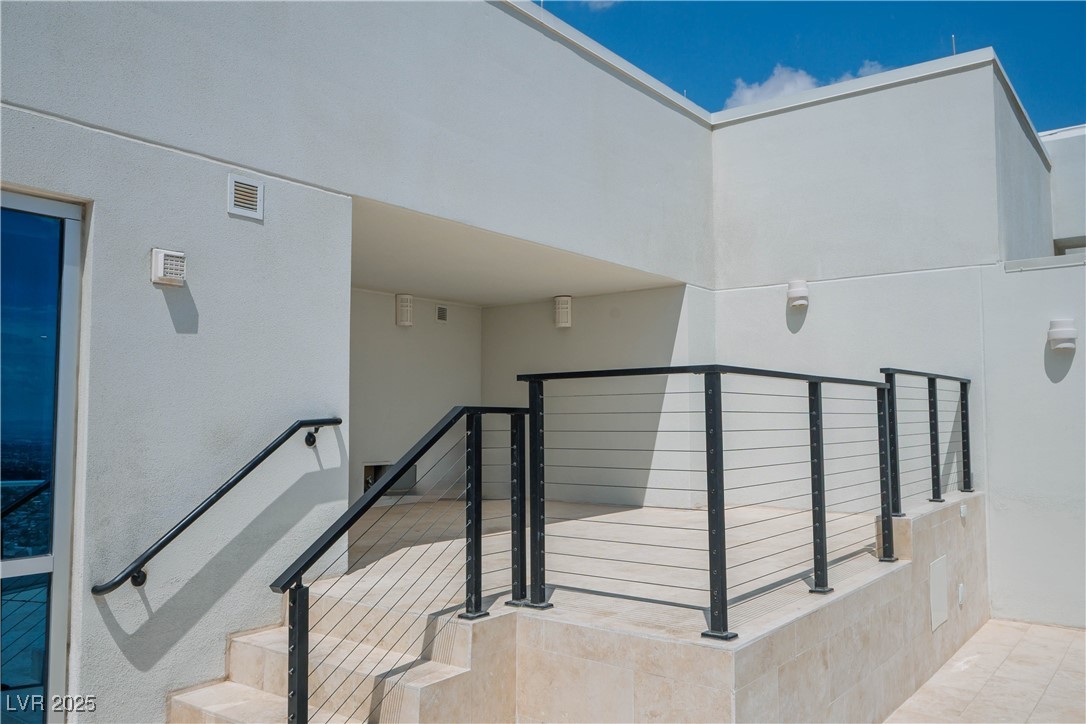 Las Vegas, Nevada 89109, United States, 4 Bedrooms Bedrooms, ,4 BathroomsBathrooms,Residential,Active,129722