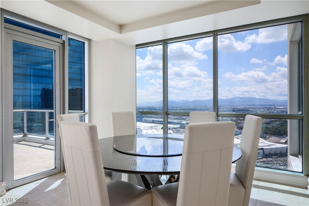 Las Vegas, Nevada 89109, United States, 4 Bedrooms Bedrooms, ,4 BathroomsBathrooms,Residential,Active,129722
