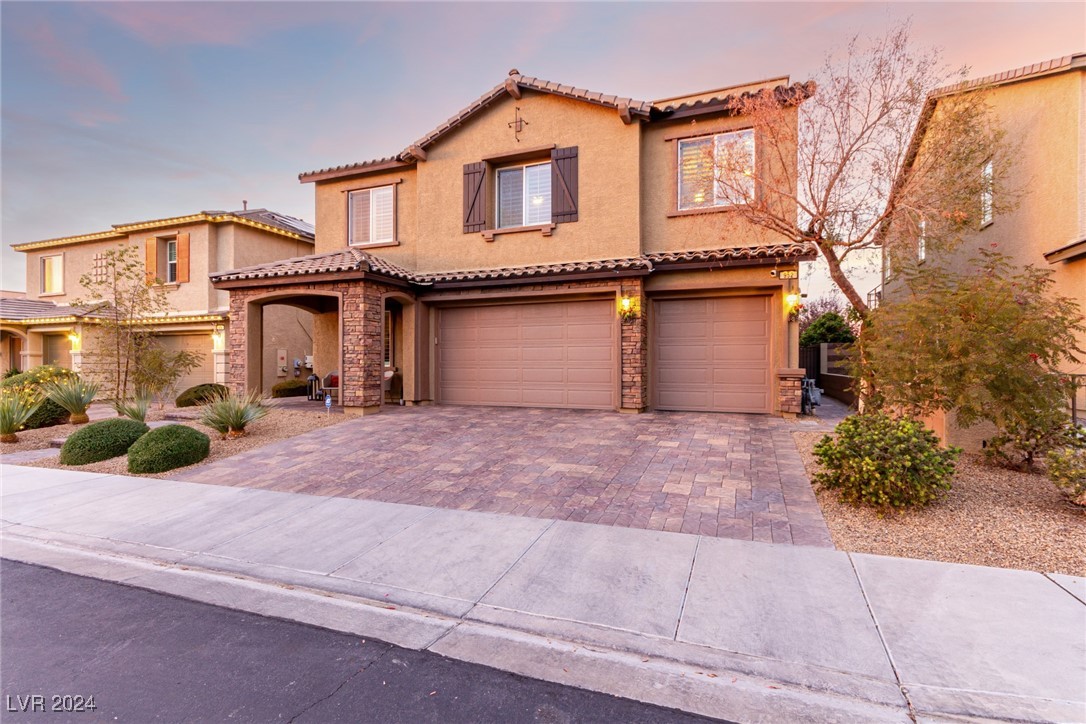 952 Mckinley View Avenue, Henderson, Nevada image 2