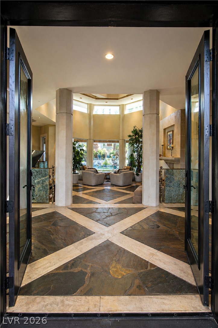 2326 Caserta Court