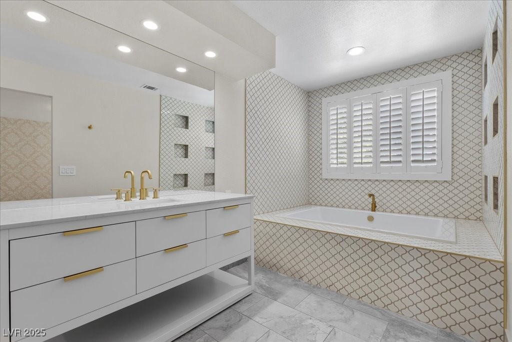 Las Vegas, Nevada 89117, United States, 3 Bedrooms Bedrooms, ,3 BathroomsBathrooms,Residential,Active,249446