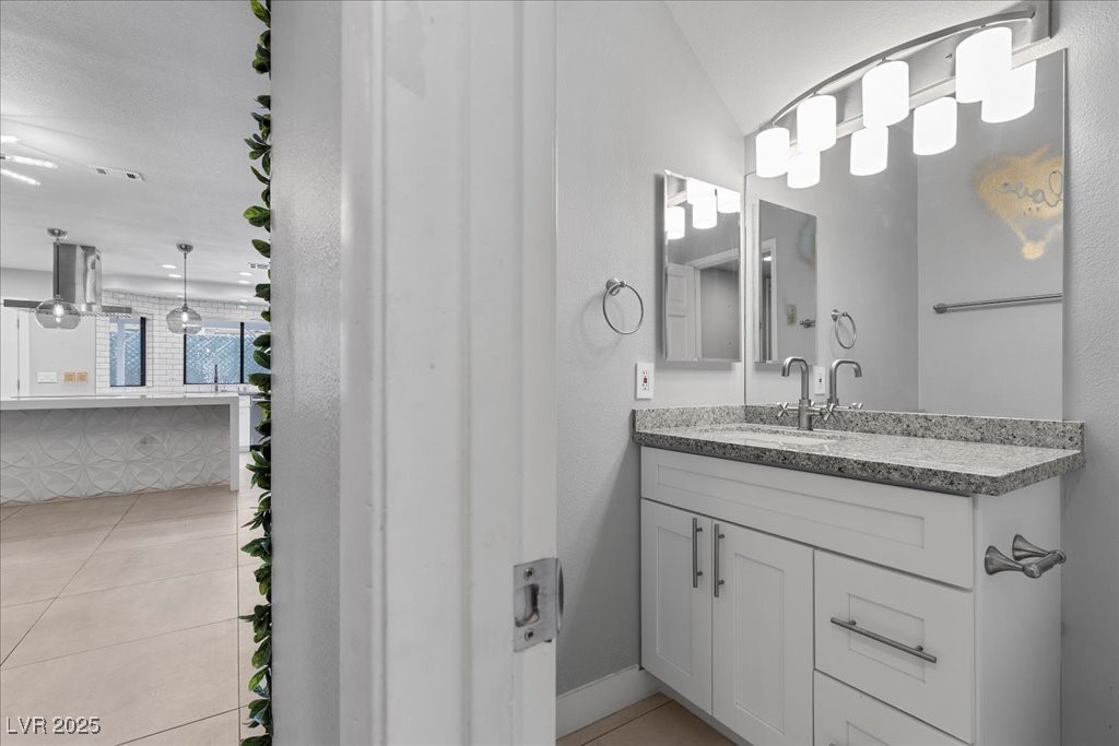 Las Vegas, Nevada 89117, United States, 3 Bedrooms Bedrooms, ,3 BathroomsBathrooms,Residential,Active,249446