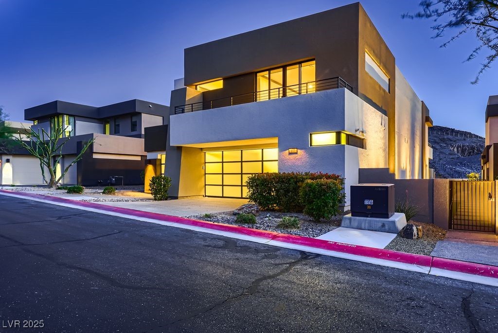 917 Vegas View Drive