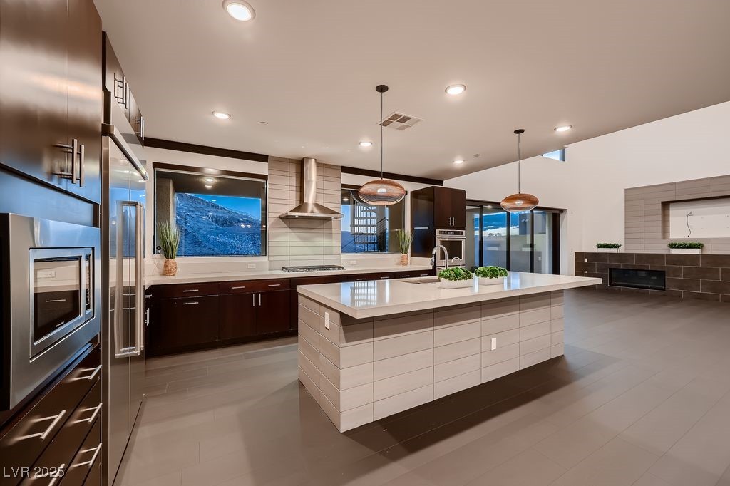 917 Vegas View Drive