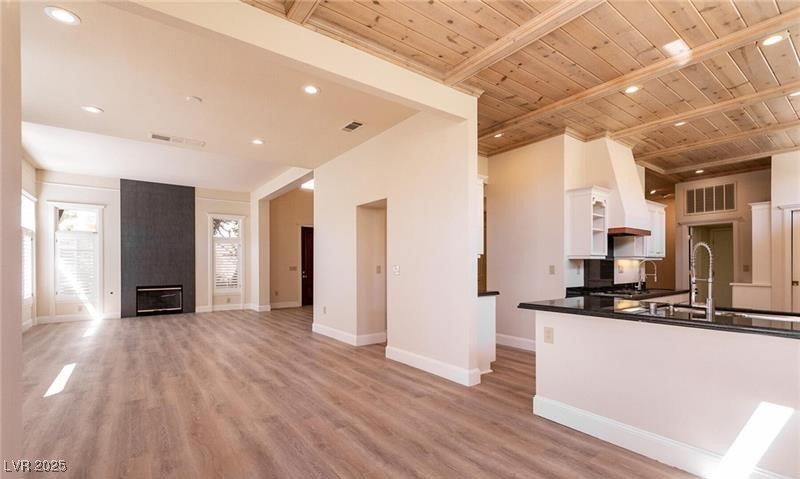 Las Vegas, Nevada 89117, United States, 3 Bedrooms Bedrooms, ,3 BathroomsBathrooms,Residential,Active,150825