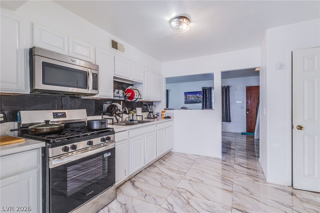 3924 Voxna Street