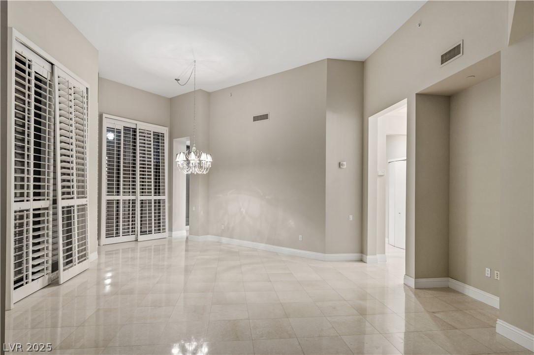 2747 Paradise Road 106