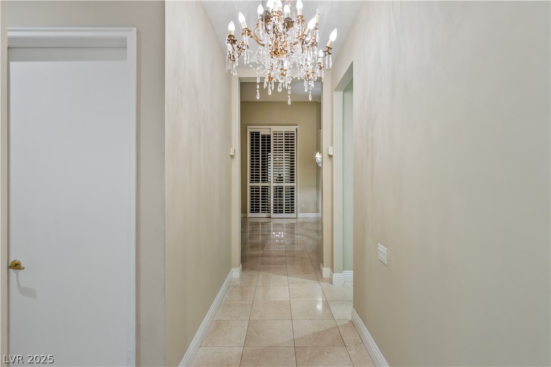 2747 Paradise Road 106