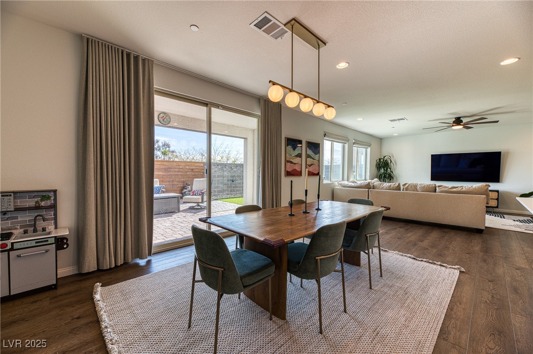 Las Vegas, Nevada 89143, United States, 4 Bedrooms Bedrooms, ,3 BathroomsBathrooms,Residential,Active,87857