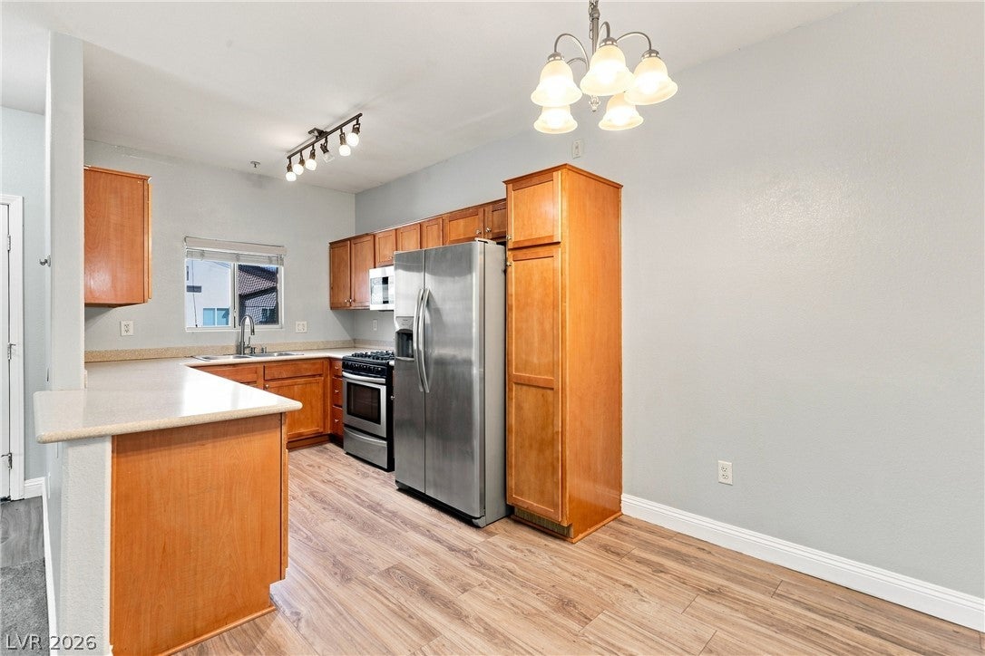 2291 W Horizon Ridge Parkway 9249