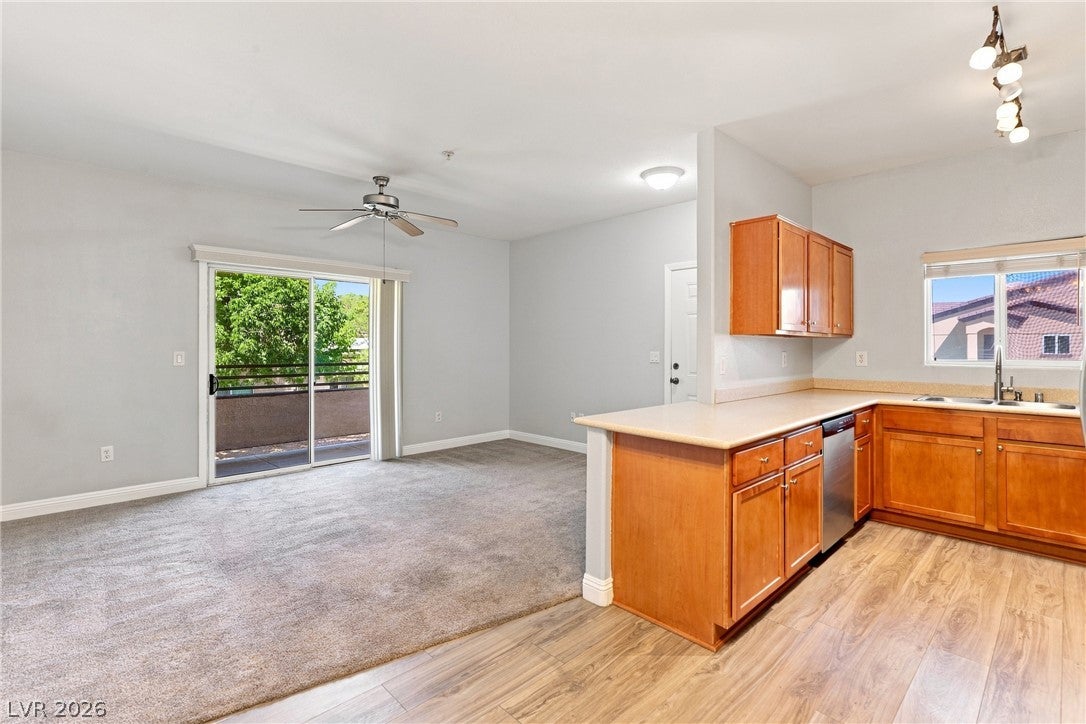 2291 W Horizon Ridge Parkway 9249