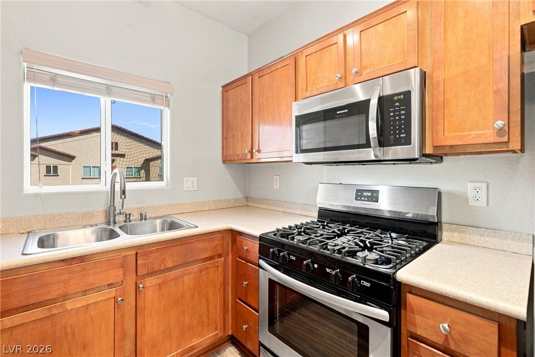 2291 W Horizon Ridge Parkway 9249