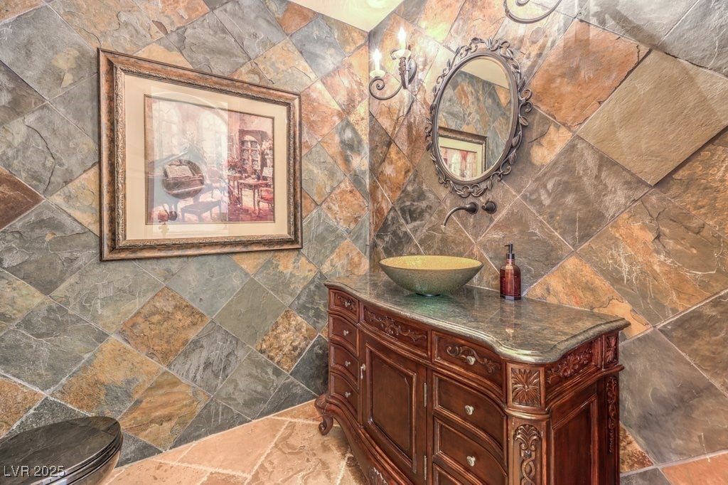 Las Vegas, Nevada, 89146, United States, ,7 BathroomsBathrooms,Residential,Active,1795698