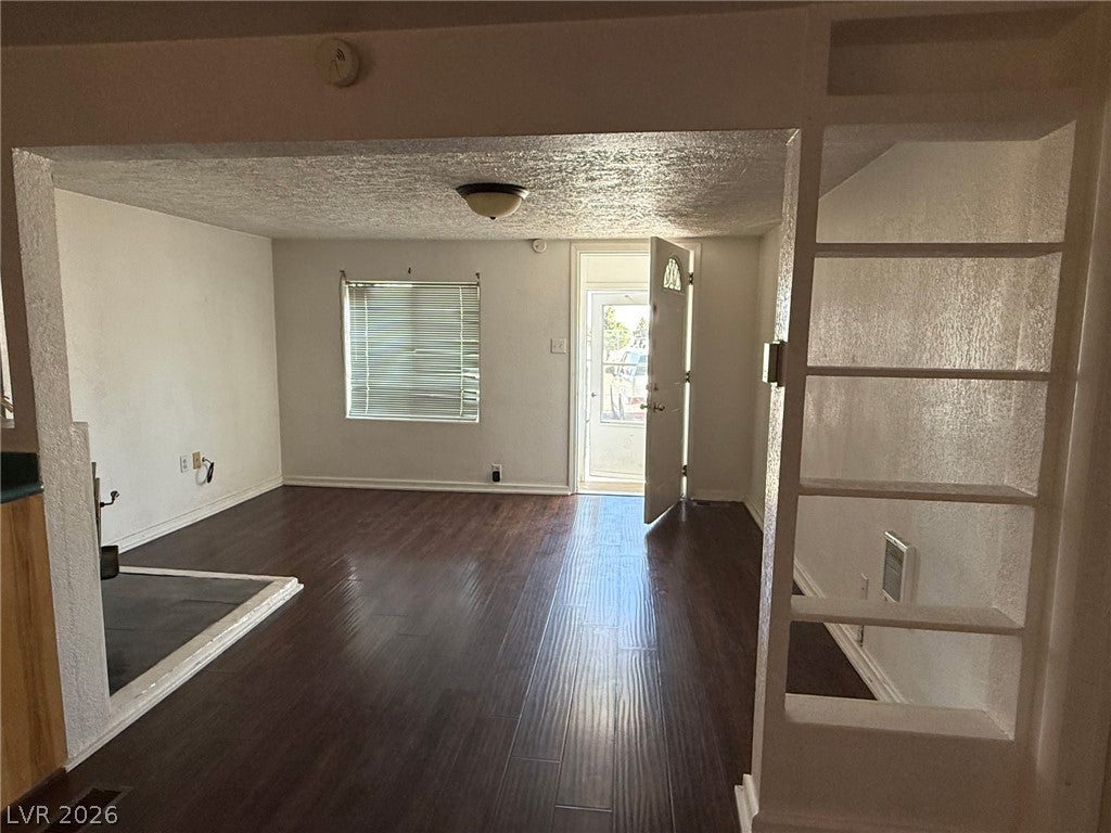 1185 Avenue I