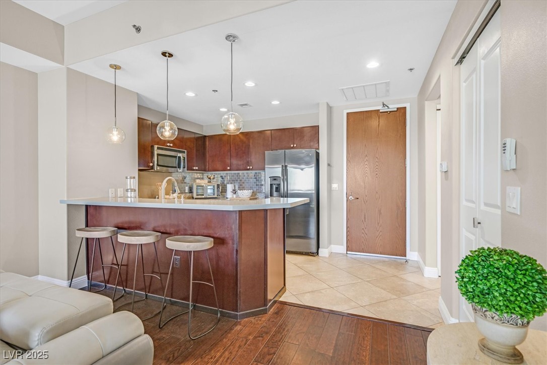 8255 LAS VEGAS Boulevard 814