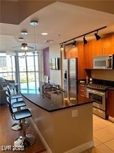 200 W Sahara Avenue 810