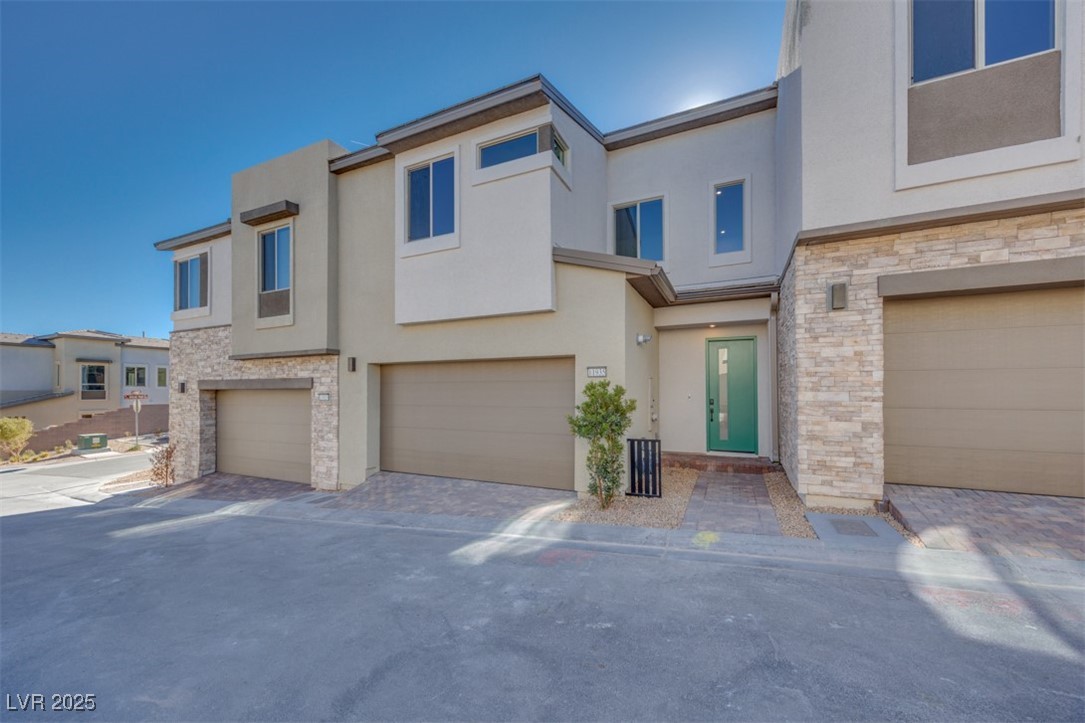 Properties 1 11935 Glide Reflection Avenue