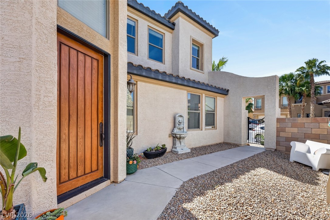 1044 Via Saint Lucia Place