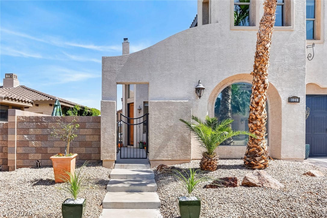 1044 Via Saint Lucia Place