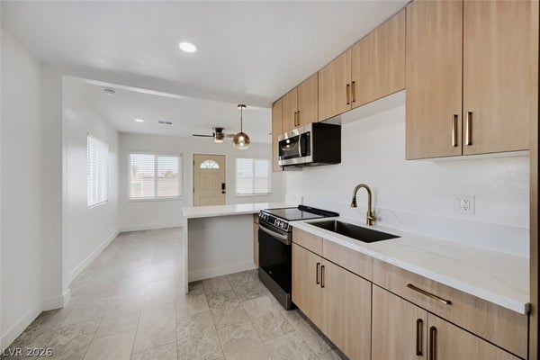 1934 STANFORD ST # A, NORTH LAS VEGAS, NV 89030 - Image d6b243b1da8876d73c14759d3dbbc8a3/4178168296