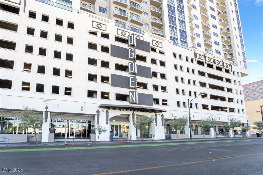 150 Las Vegas Boulevard 1704