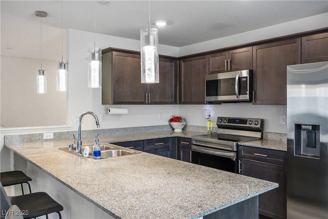 6862 Magenta Moon Street, North Las Vegas, Nevada image 6