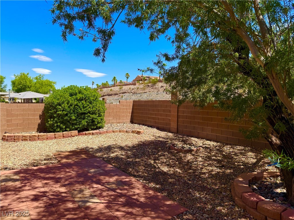 Henderson, Nevada 89052, United States, 3 Bedrooms Bedrooms, ,2 BathroomsBathrooms,Residential,Active,164805