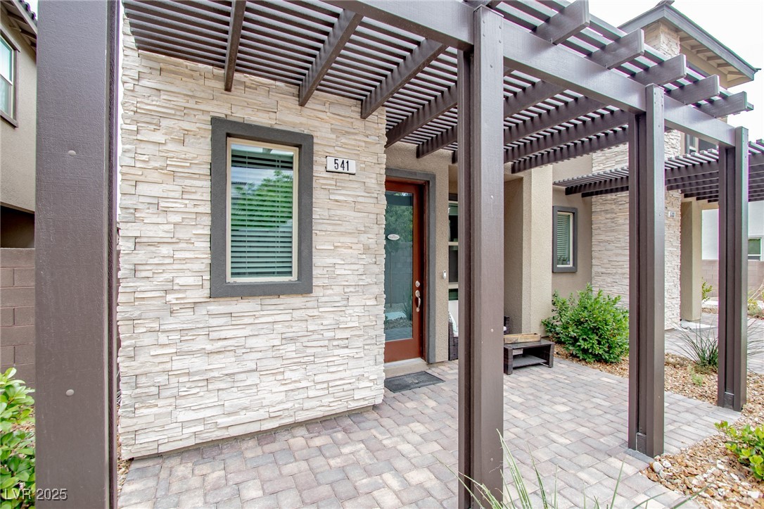 Properties 2 541 Tokopah Falls Street