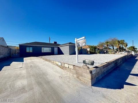 Photo of 105 Ocotillo Street, Henderson, NV 89015 (MLS # 2739821)
