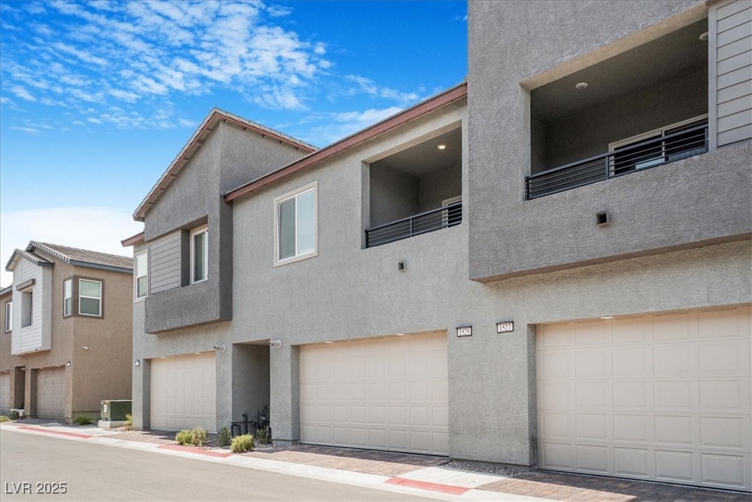 1529 Eva Crossing Place