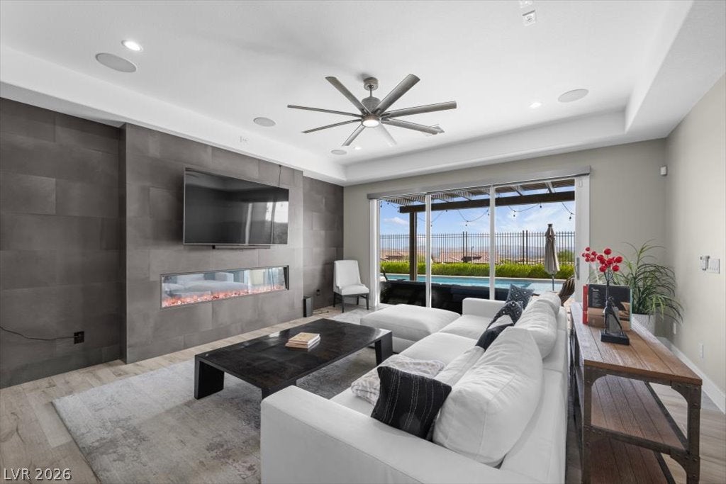 Properties 3 286 Besame Court