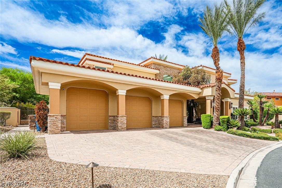 2 Sardana Court