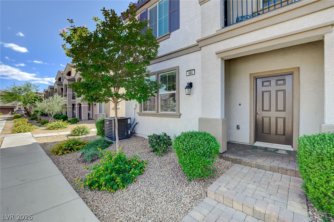 484 Filaree Place