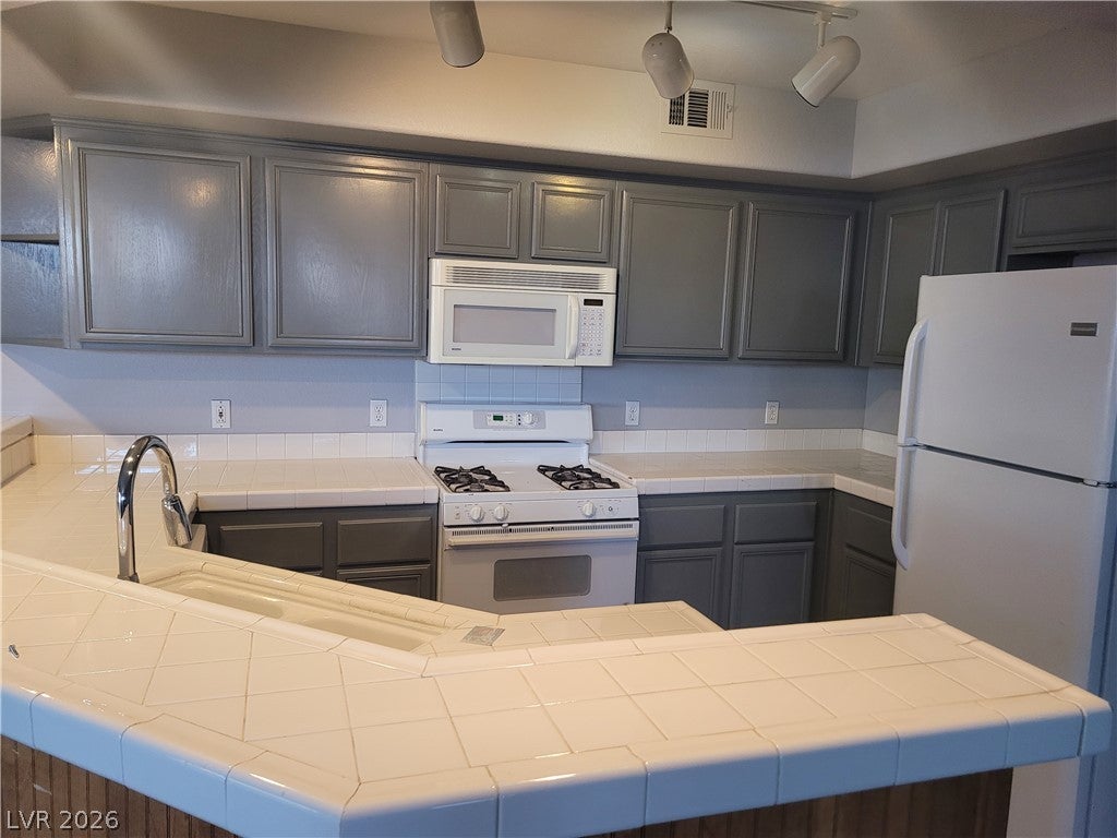 6917 COBRE AZUL Avenue 202