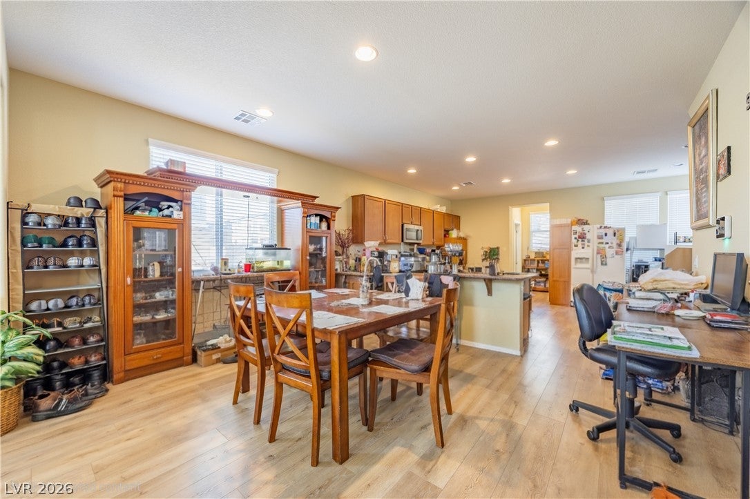 223 Heathrow Lake Avenue