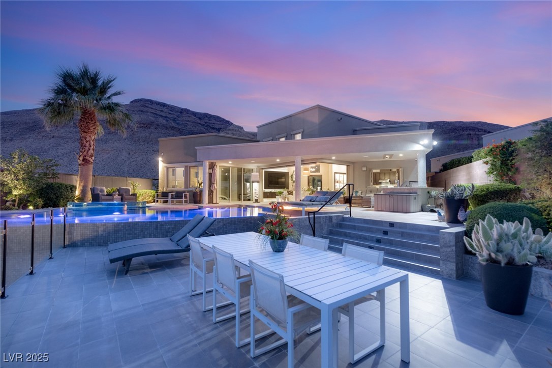 6224 STONE RISE Street