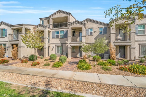 483 YLANG PL, HENDERSON, NV 89015 - Image d7808a6aa538aef0c8cf97af80f389ea/3441546966