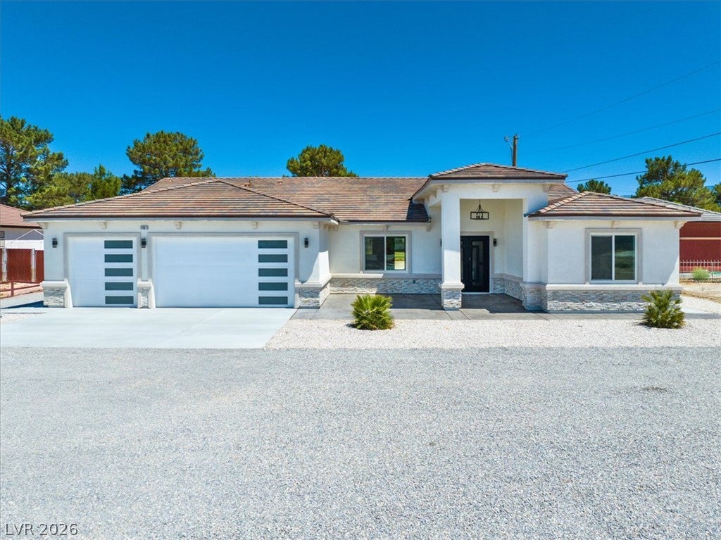 2861 S Firestone Court