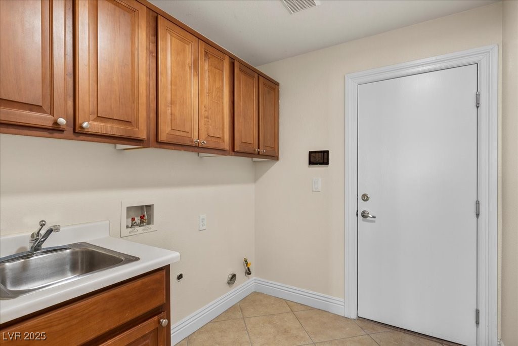 Henderson, Nevada 89002, United States, 3 Bedrooms Bedrooms, ,2 BathroomsBathrooms,Residential,Active,197769