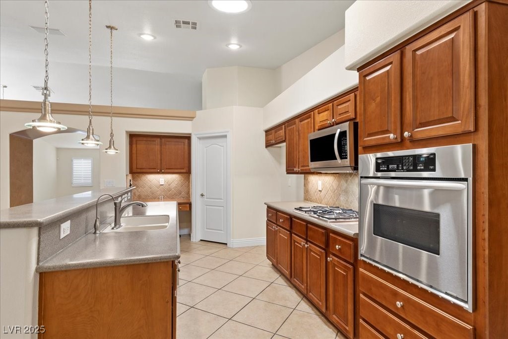 Henderson, Nevada 89002, United States, 3 Bedrooms Bedrooms, ,2 BathroomsBathrooms,Residential,Active,197769