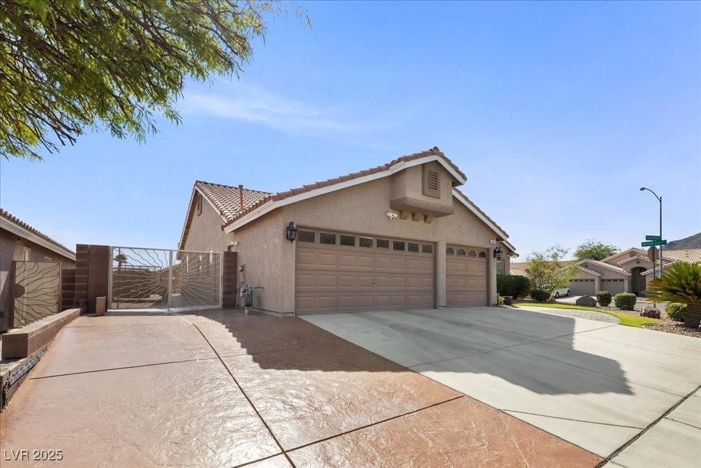 Henderson, Nevada 89002, United States, 3 Bedrooms Bedrooms, ,2 BathroomsBathrooms,Residential,Active,197769