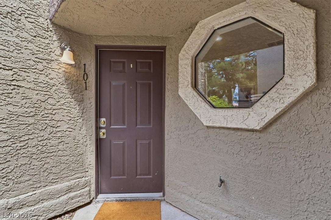 5042 S Rainbow Boulevard 101